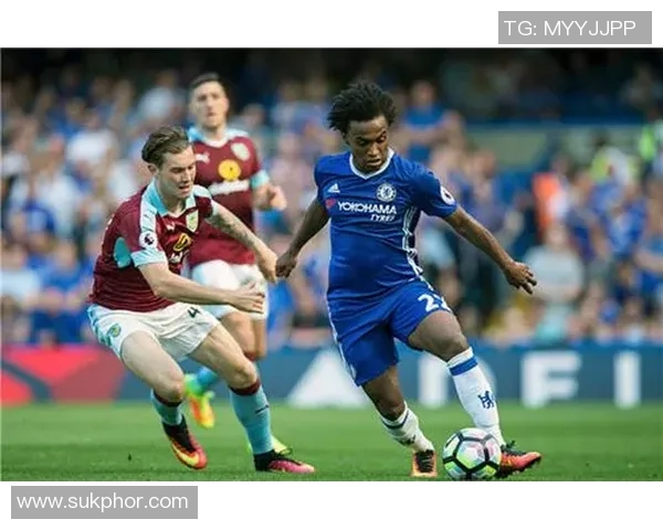 波斯光荣与中部海岸的激烈对决展现足球魅力与团队精神