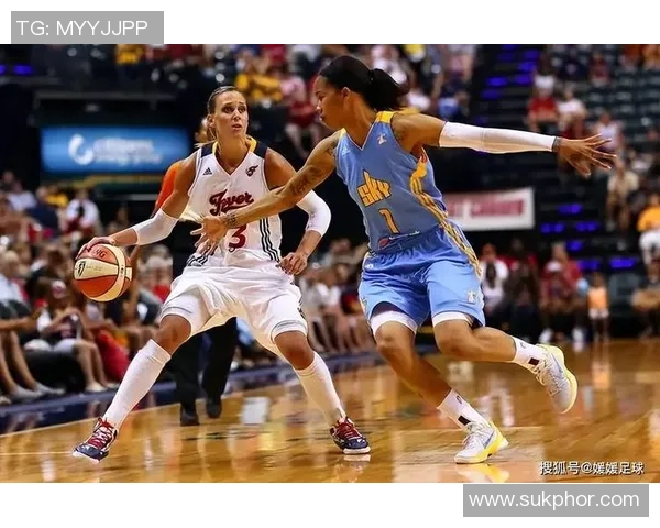 美职女篮天空队与狂热队激战正酣精彩对决引发球迷热情高涨